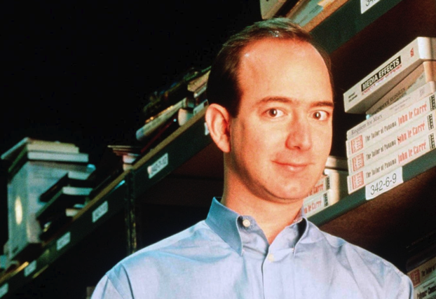 亞馬遜于1994 年由創(chuàng)始人杰夫·貝佐斯(Jeff Bezos) 創(chuàng)立.png